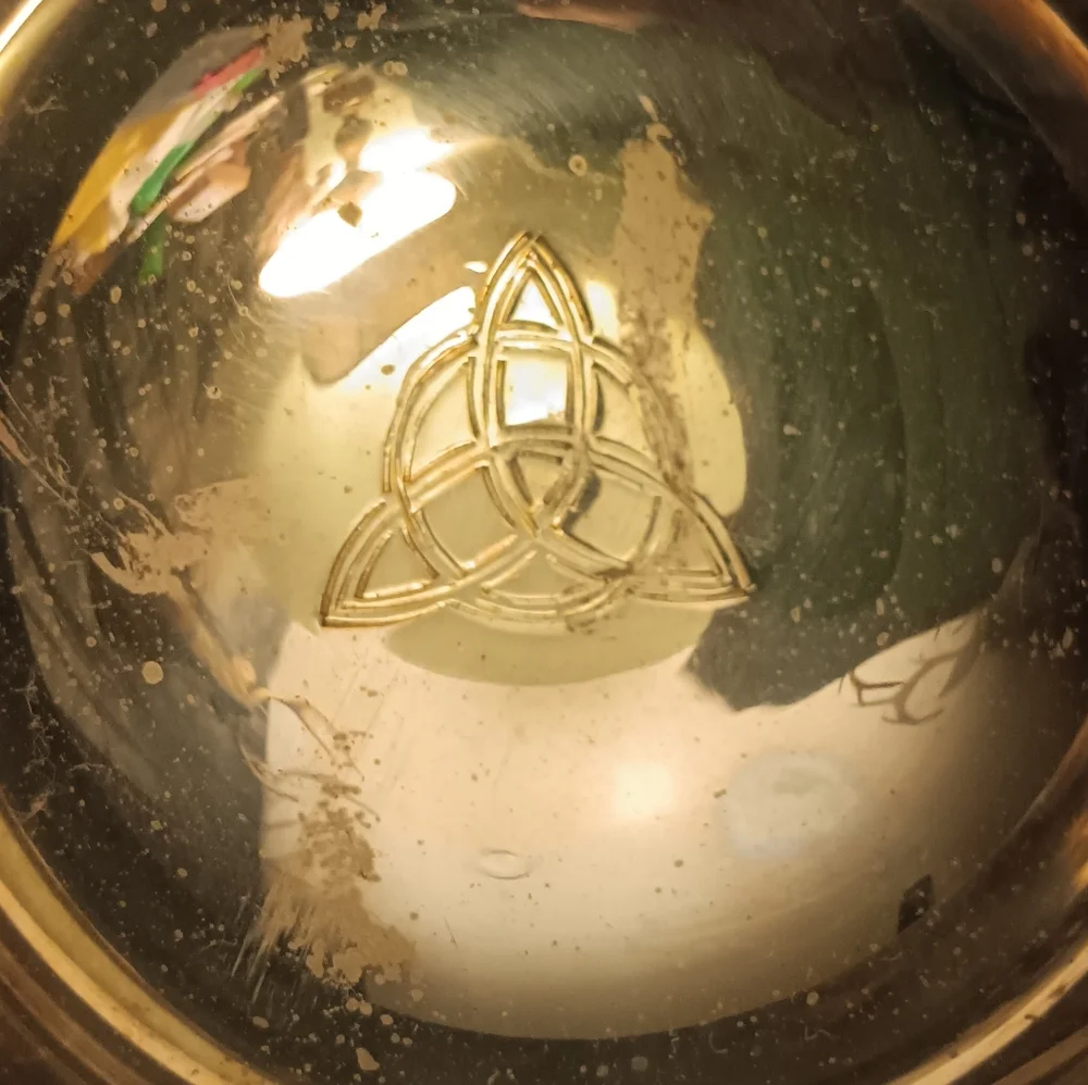 Silver Plated Decorative Bowl with Celtic Knot - Picture 4 of 4